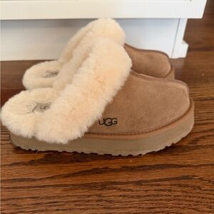 UGG Disquette Chestnut Suede Shearling Mule Slippers - only worn a few times